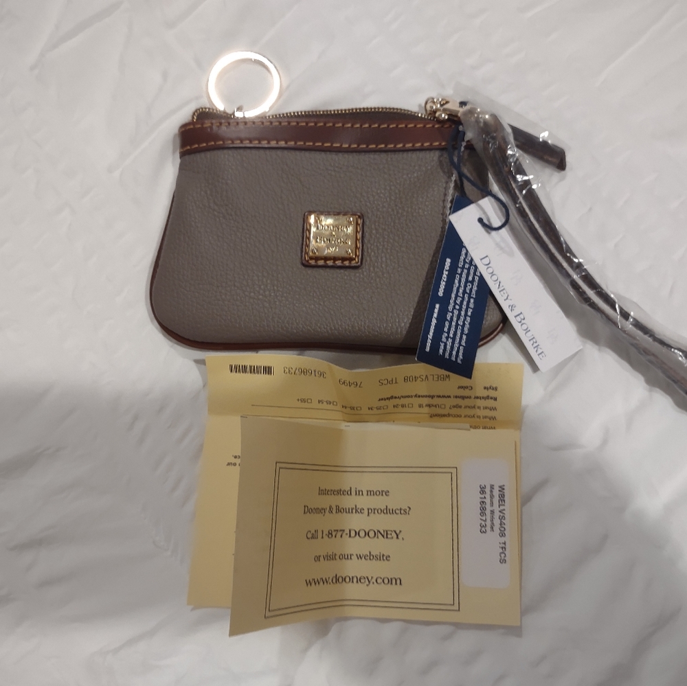 Dooney & Bourke medium Wristlet